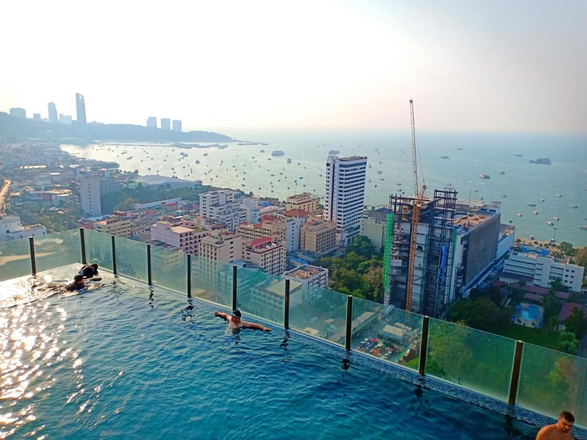 The Base Horizon Central Pattaya Eksteriør bilde