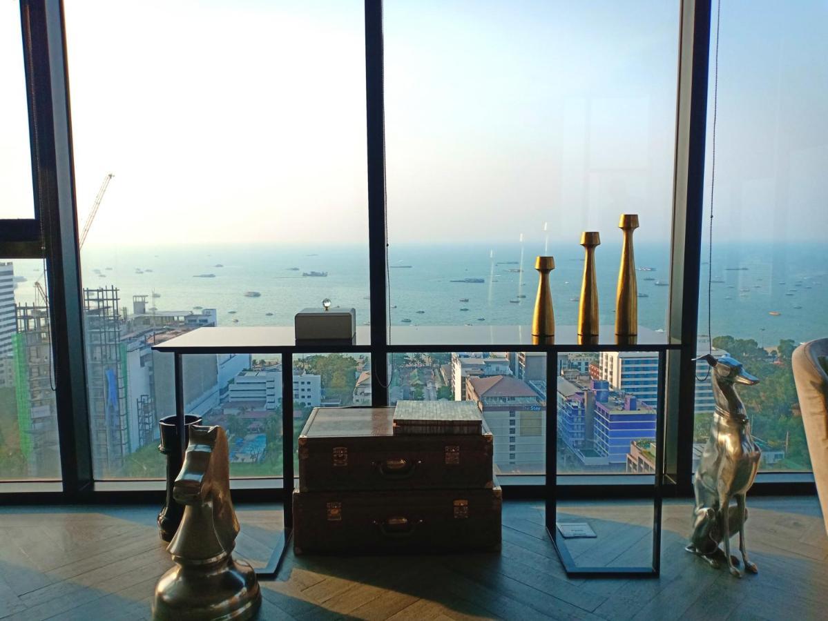 The Base Horizon Central Pattaya Eksteriør bilde