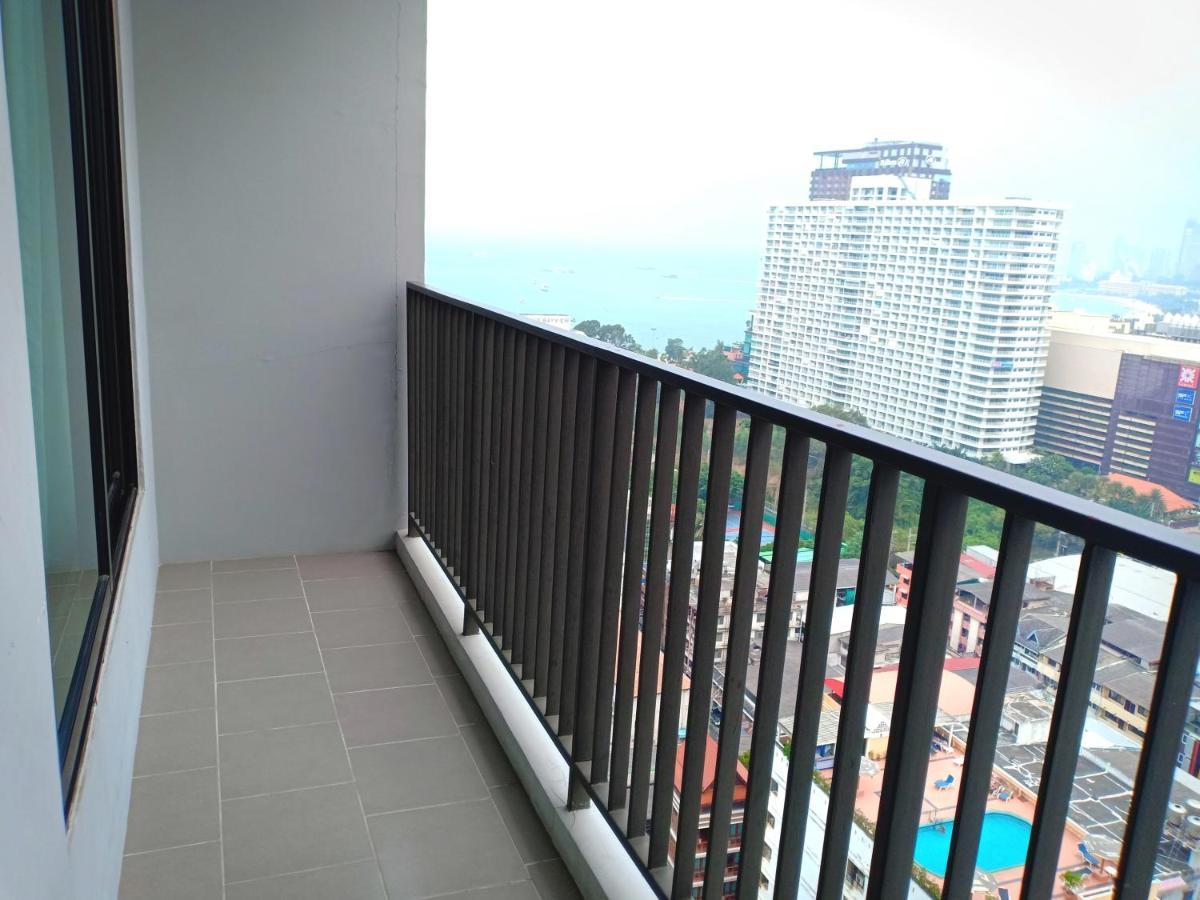 The Base Horizon Central Pattaya Eksteriør bilde